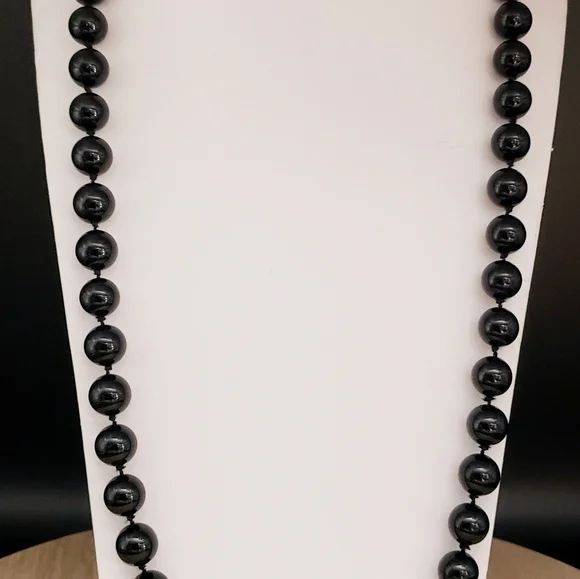 Black Glass Round Beaded Necklace - Picture 6 of 6